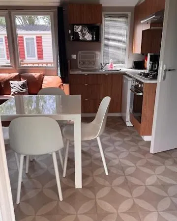 Mobil-home - Les Terrasses مكان تخييم فيا